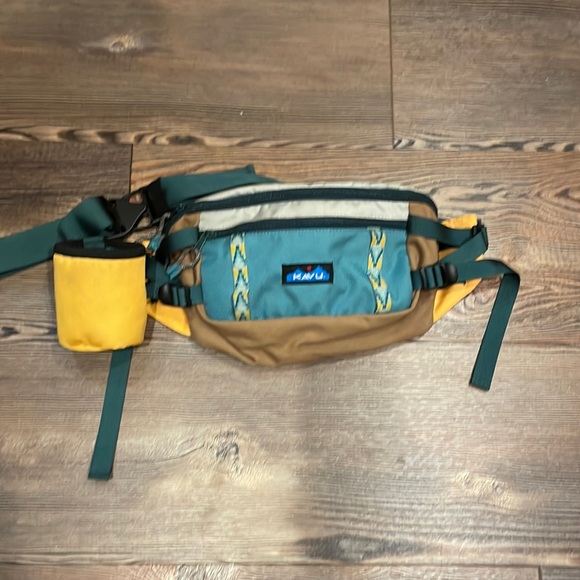 Kavu Bags Kavu Belt Bag With Detachable Beverage Cooler Poshmark